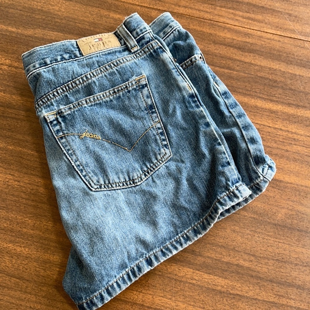 Vintage Tommy Jeans Short Shorts 9